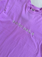 EMBROIDERED NEBRASKA - NEON VIOLET TEE