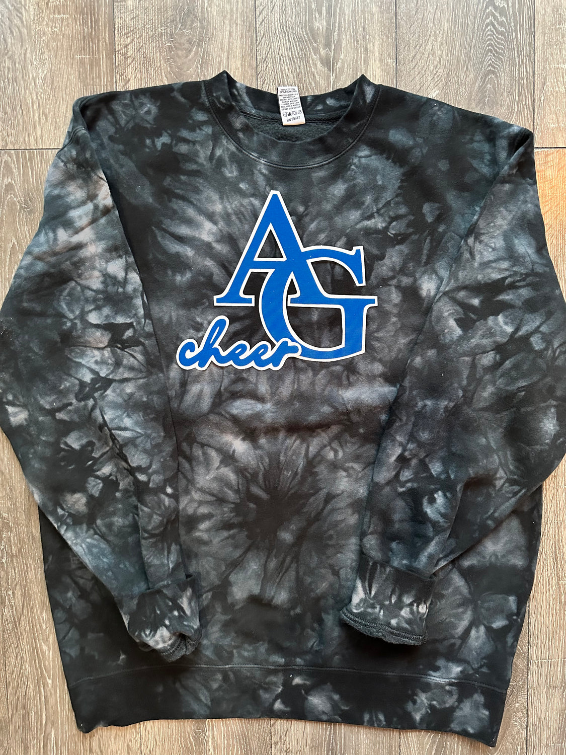 AG CHEER - BLACK DYED CREW