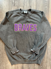 BLOCK BRAVES - GREY COMFORT COLORS CREW