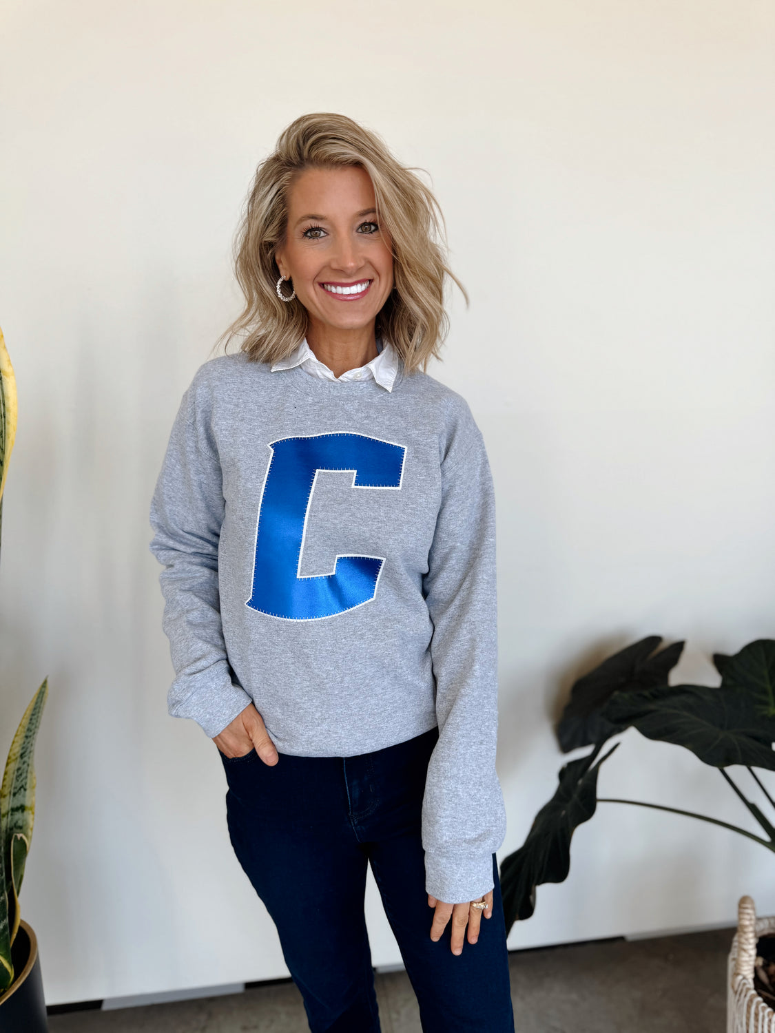 BLUE METALLIC/WHITE C - GREY GILDAN CREW