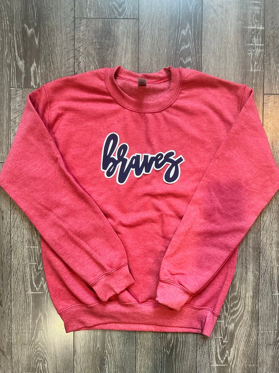 BRAVES - RED GILDAN CREW