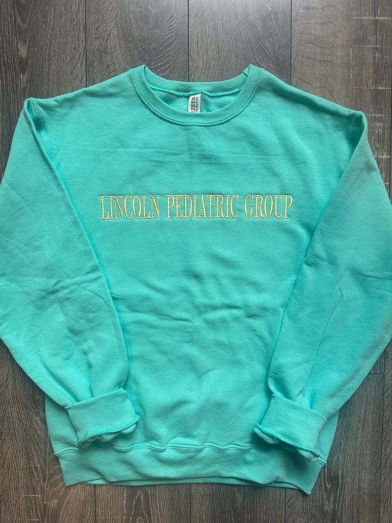 YELLOW EMBROIDERED LINCOLN PEDIATRIC GROUP - SCUBA BLUE CREW