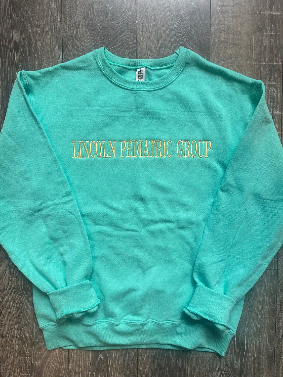 YELLOW EMBROIDERED LINCOLN PEDIATRIC GROUP - SCUBA BLUE CREW