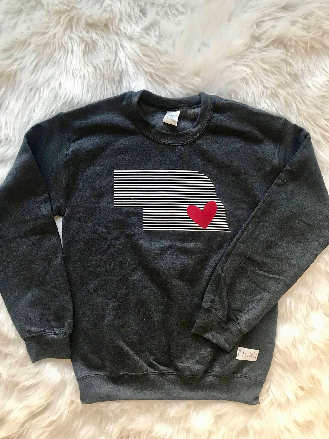 DARK GREY CREW WITH STRIPE STATE