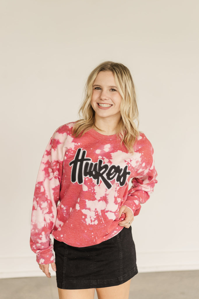 BLACK/ WHITE HUSKERS SCRIPT - RED DYED CREW