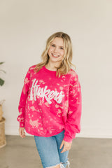 HUSKERS SCRIPT - PINK DYED CREW❄️