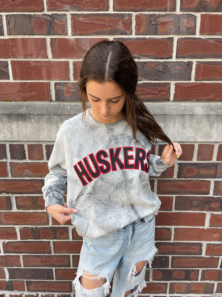 BLOCK HUSKERS - GREY COMFORT COLORS DYED CREW