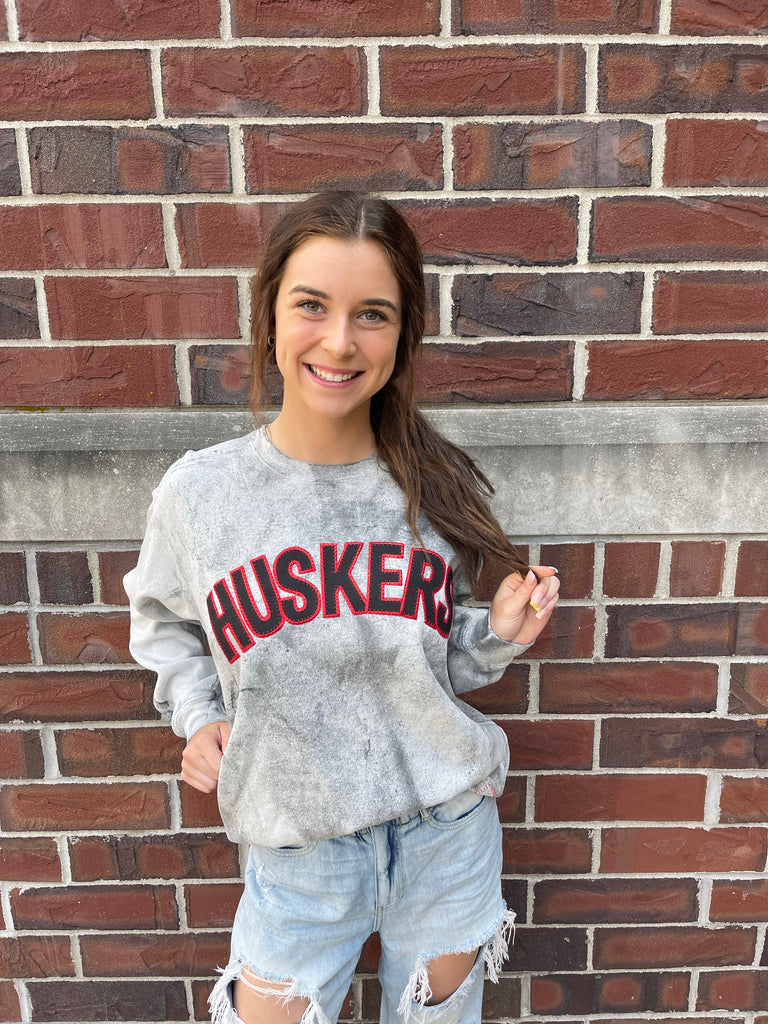 BLOCK HUSKERS - GREY COMFORT COLORS DYED CREW
