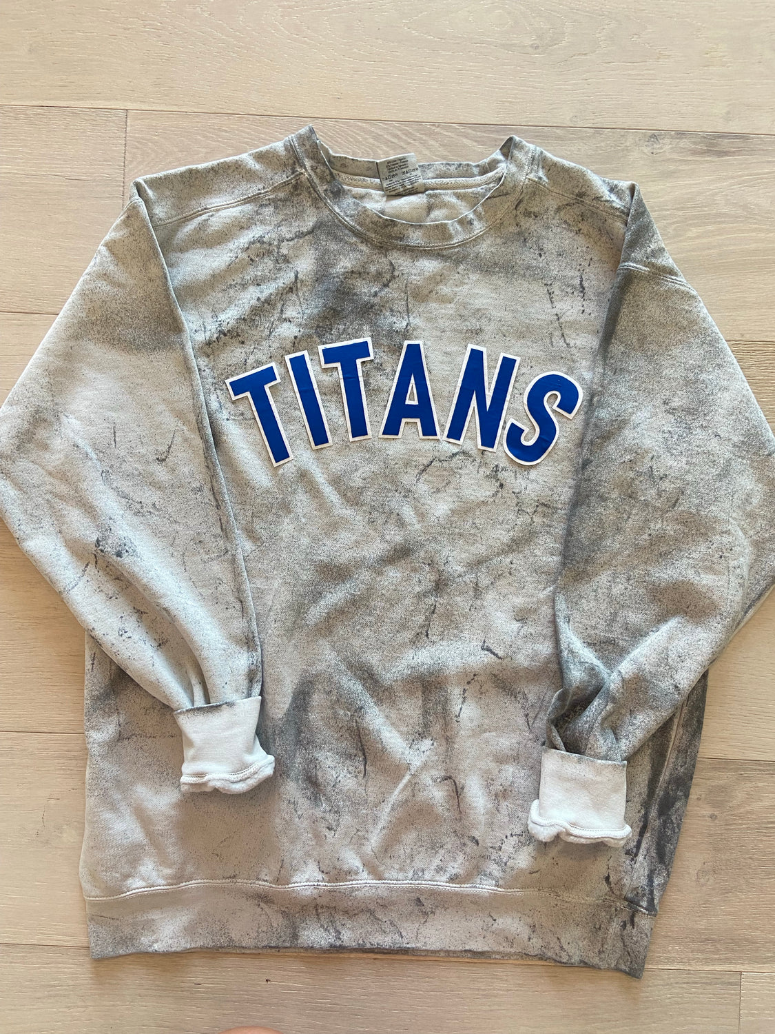 BLOCK TITANS - GREY DYED COMFORT COLORS CREW