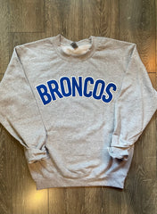 BLOCK BRONCOS - GREY GILDAN CREW