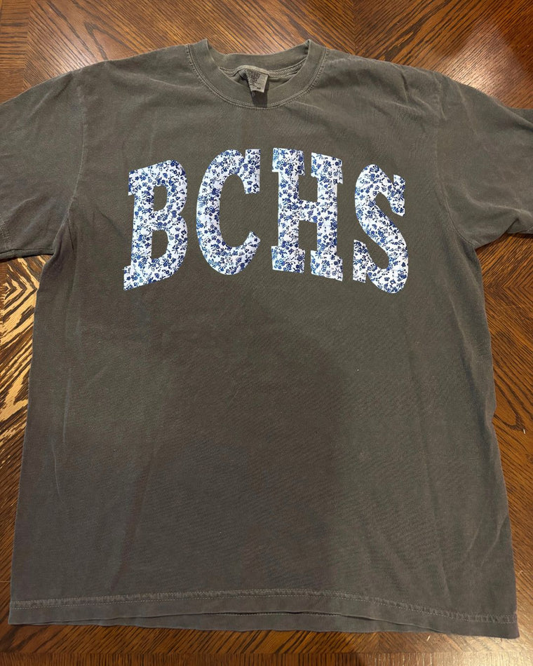 BLUE FLORAL BCHS - PEPPER COMFORT COLORS TEE
