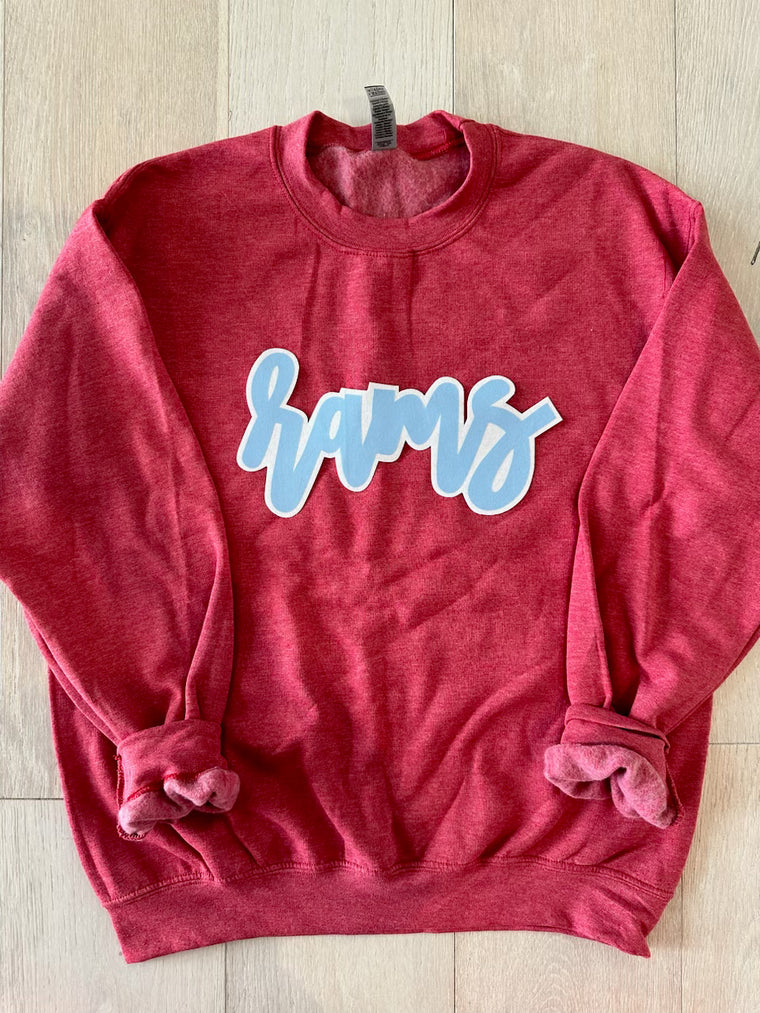 CURSIVE RAMS - HEATHER RED GILDAN CREW