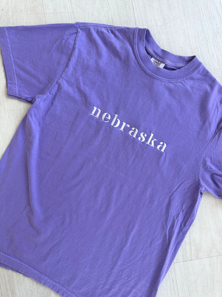 EMBROIDERED NEBRASKA - VIOLET TEE