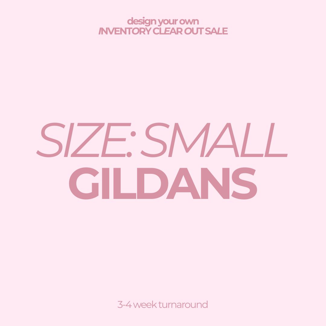 SIZE SMALL | GILDAN CREWNECKS