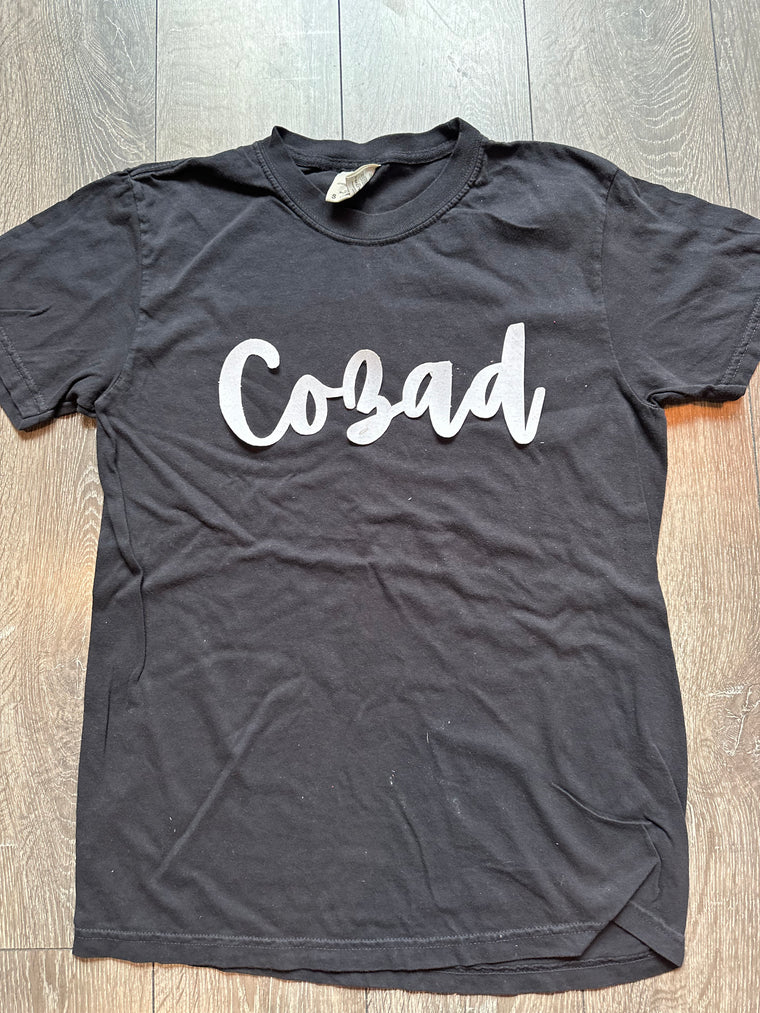 CURSIVE WHITE SPARKLE COZAD - BLACK COMFORT COLORS TEE (YOUTH + ADULT)