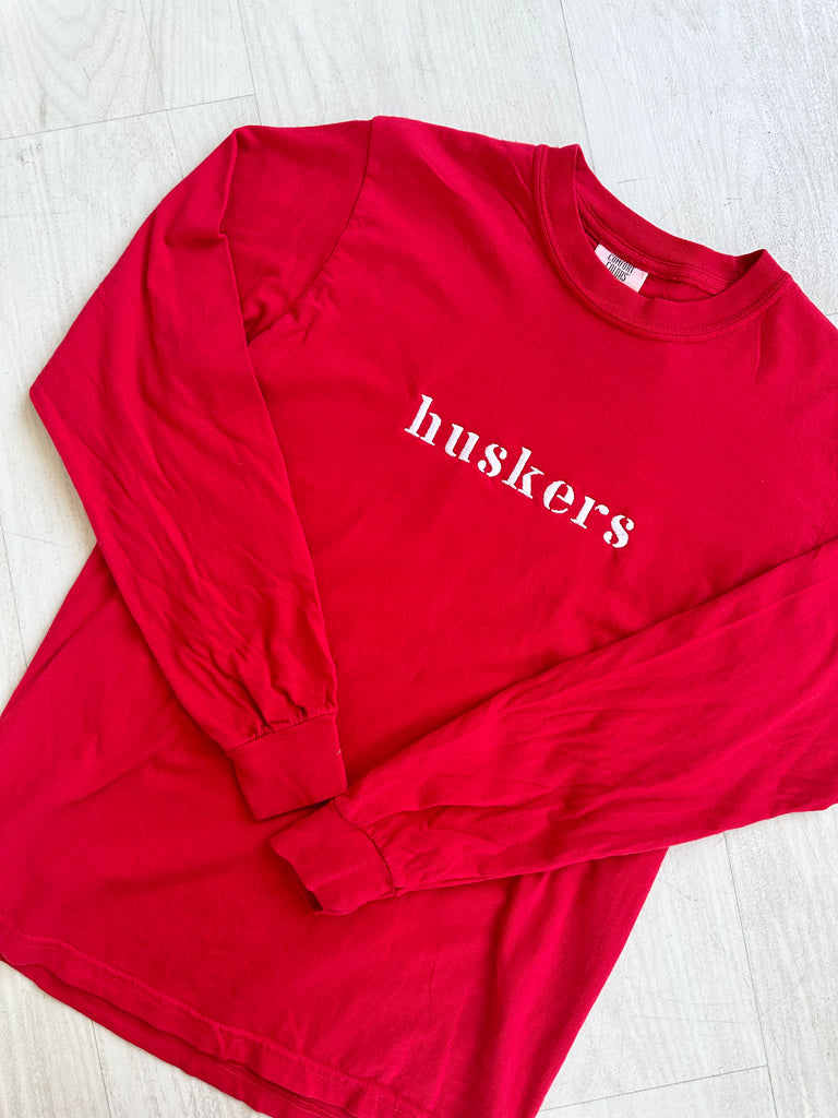 EMBROIDERED HUSKERS - RED LONG SLEEVE TEE