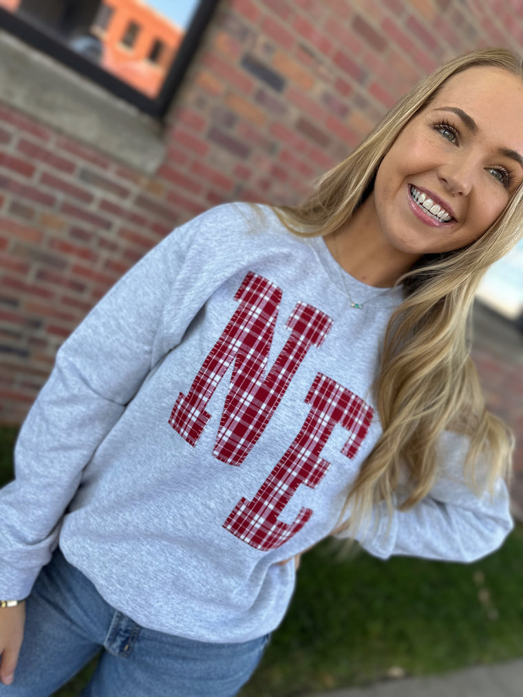 RED/WHITE PLAID NE - ASH GRAY CREWNECK