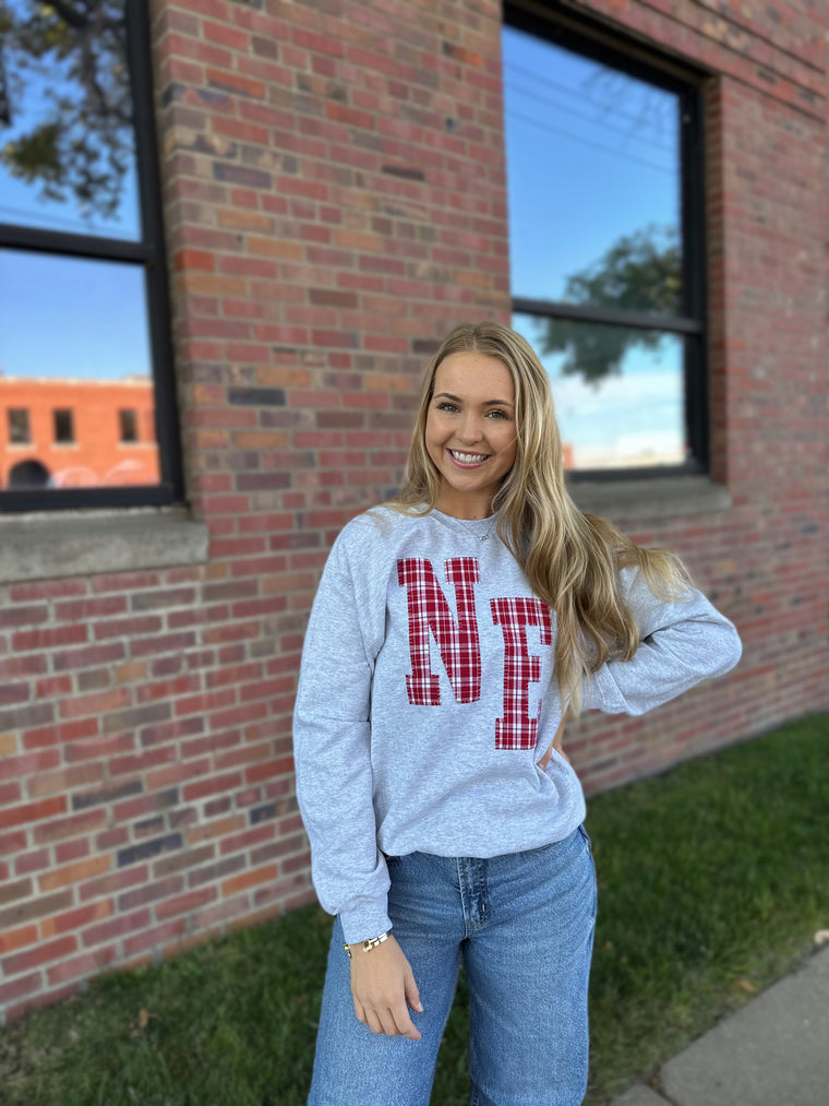 RED/WHITE PLAID NE - ASH GRAY CREWNECK