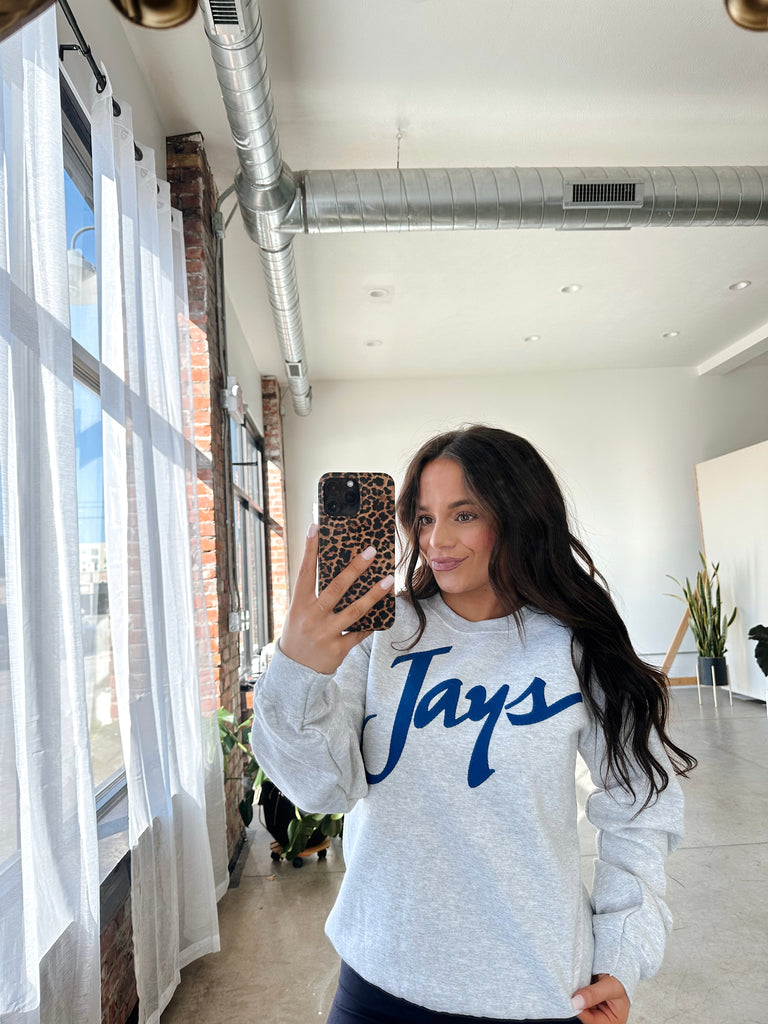 JAYS SCRIPT - ASH GREY GILDAN CREW