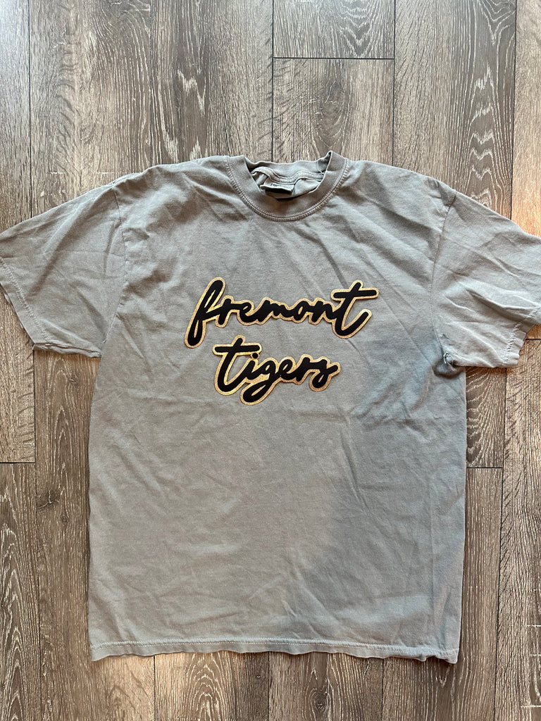 FREMONT TIGERS - GREY COMFORT COLORS TEE