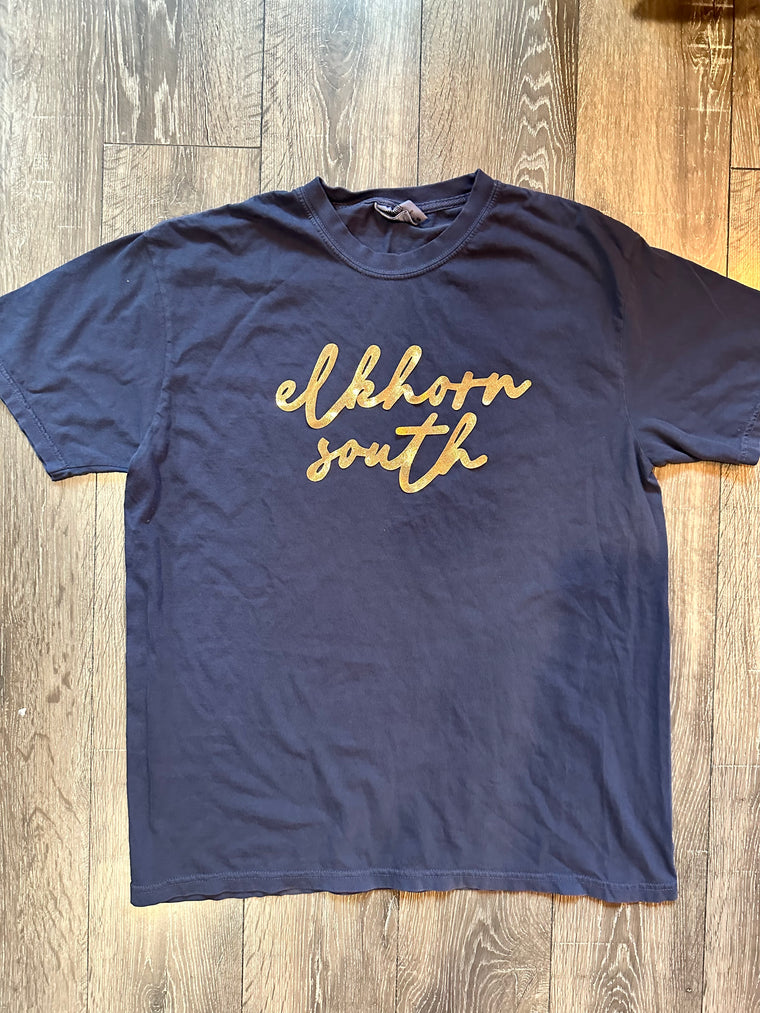 DAINTY ELKHORN SOUTH - NAVY COMFORT COLORS TEE