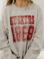 LivyLu - Nebraska Huskers Player Ash Gray Thrifted Sweatshirt : S