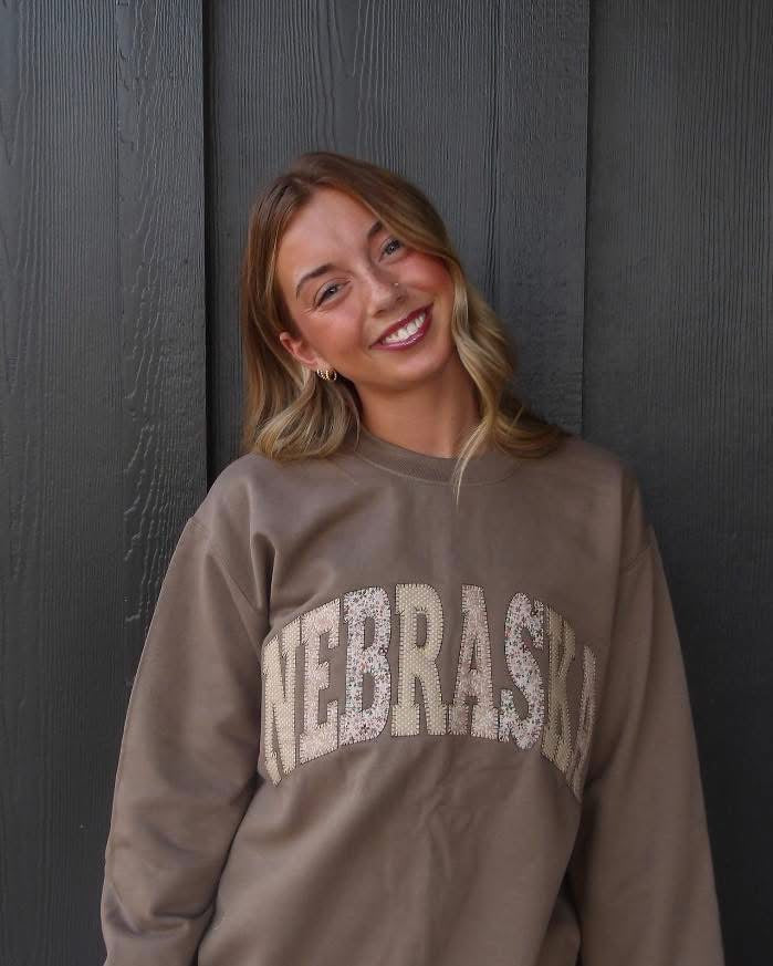 PATCHWORK NEBRASKA - TAUPE CREW