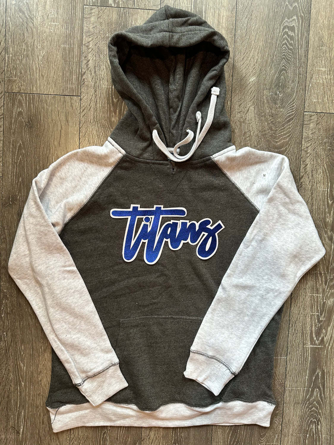 CURSIVE TITANS - COLORBLOCK HOODIE – H.FLYNN