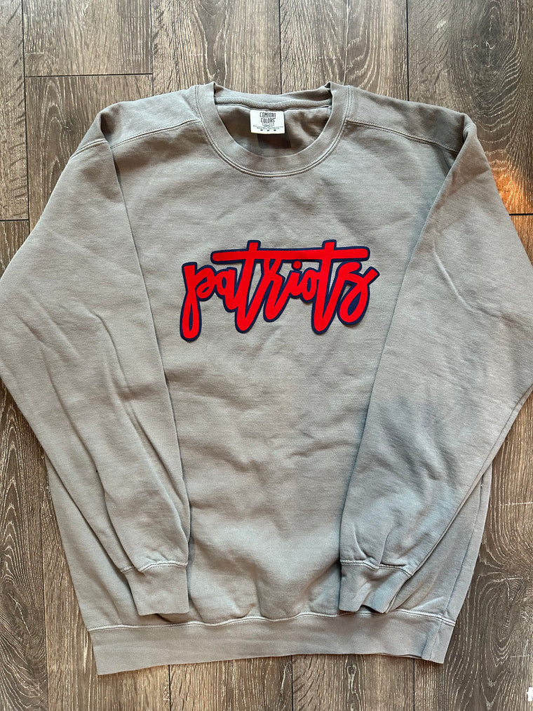 PATRIOTS - GREY COMFORT COLORS CREW