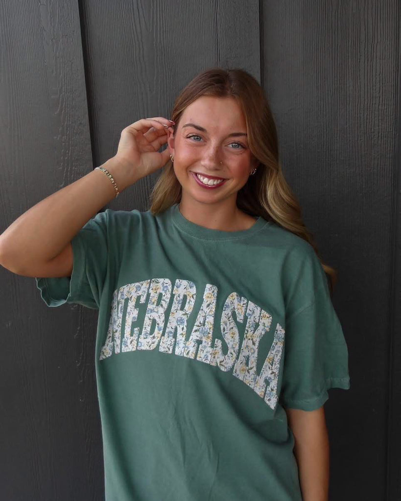 BLUE/YELLOW DITSY FLORAL NEBRASKA - GREEN TSHIRT