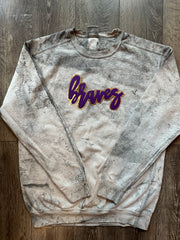 CURSIVE BRAVES - GREY DYED COMFORT COLORS CREW