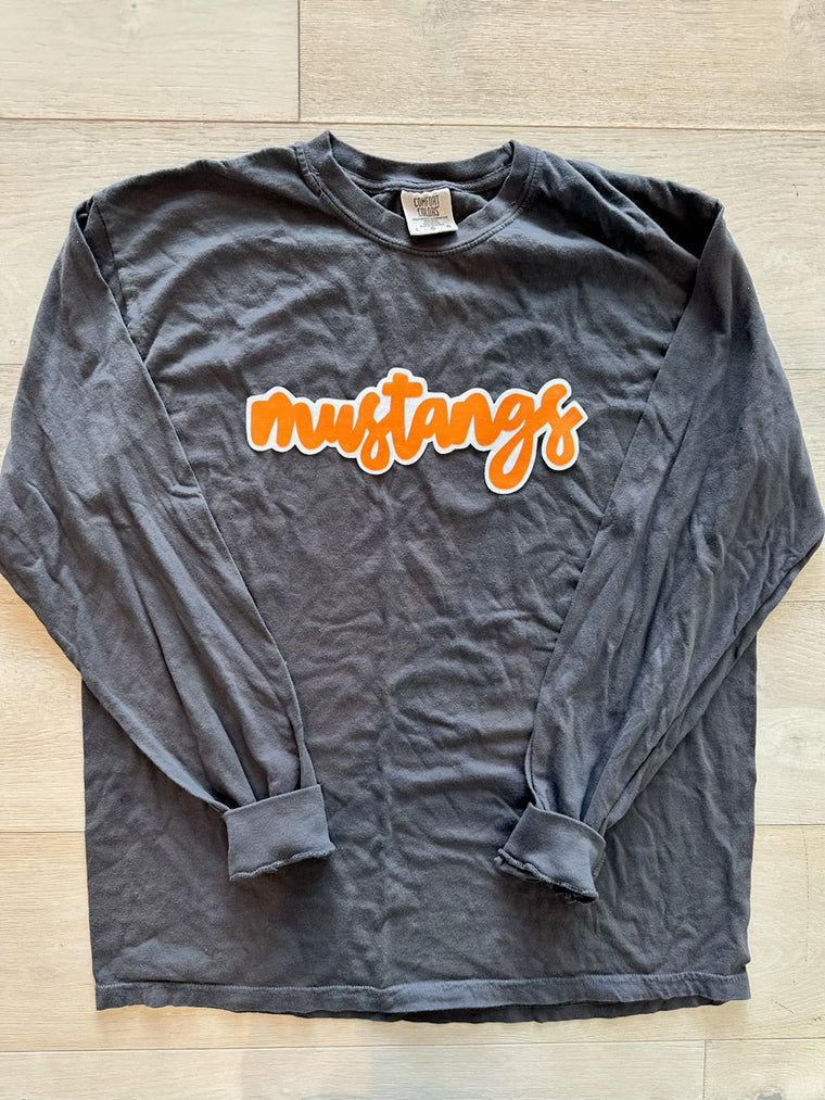 ORANGE/WHITE MUSTANGS - GREY COMFORT COLORS LONG SLEEVE