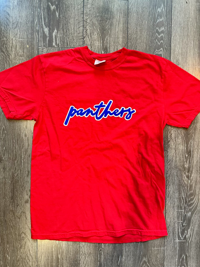 DAINTY PANTHERS - RED COMFORT COLORS TEE