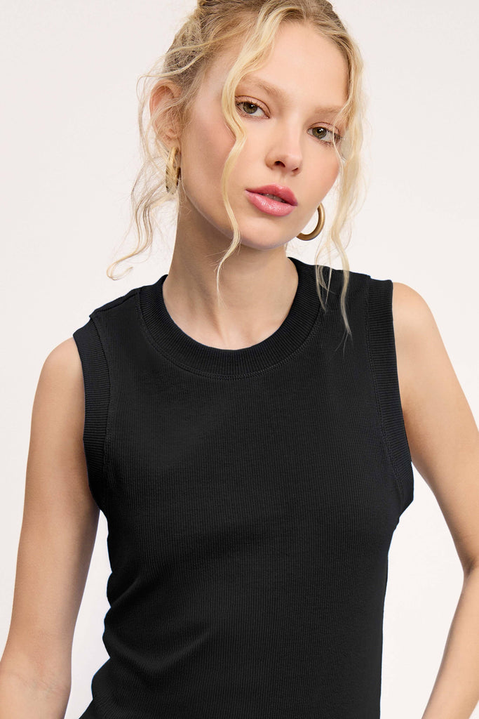 La Miel - HUT7340-Stretchy Basic Ribbed Sleeveless Crew Neck Top: Fire / S