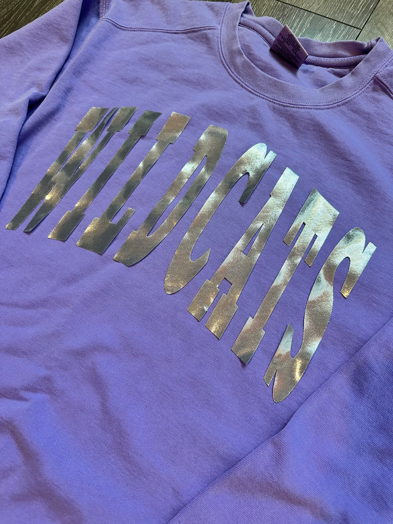 VARSITY SILVER METALLIC WILDCATS - PURPLE COMFORT COLORS CREW