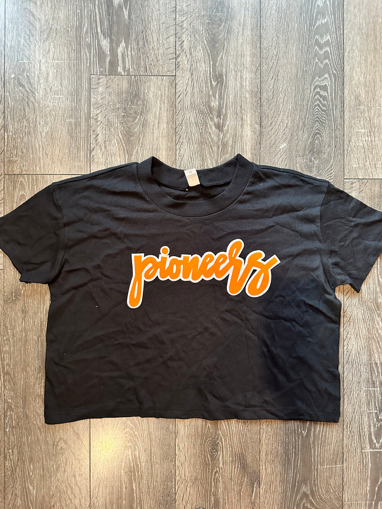 PIONEERS - BLACK CROP TEE