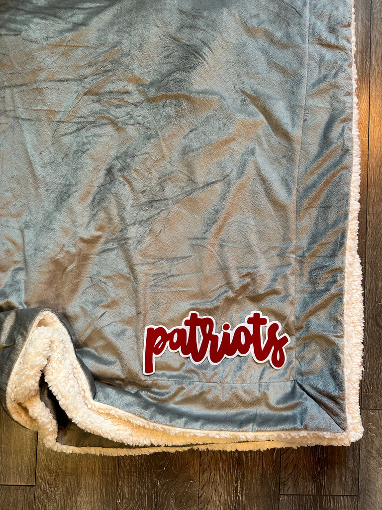 MODERN PATRIOTS - GREY SHERPA BLANKET