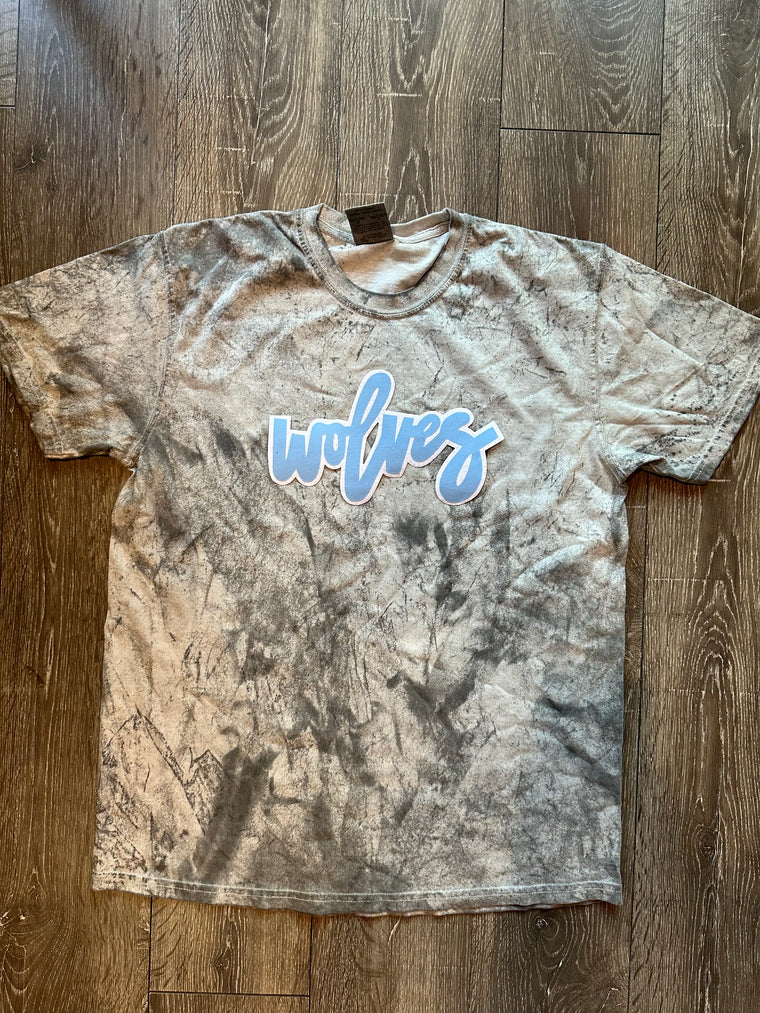 WOLVES - DYED COMFORT COLORS TEE