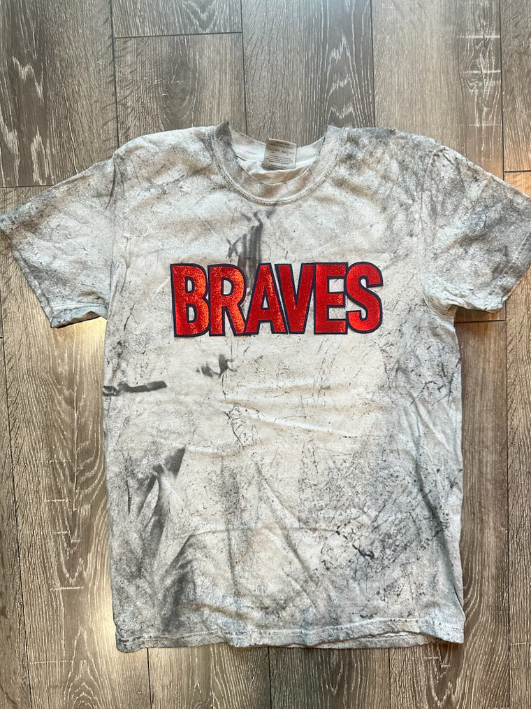 BLOCK BRAVES - GREY DYED COMFORT COLORS TEE