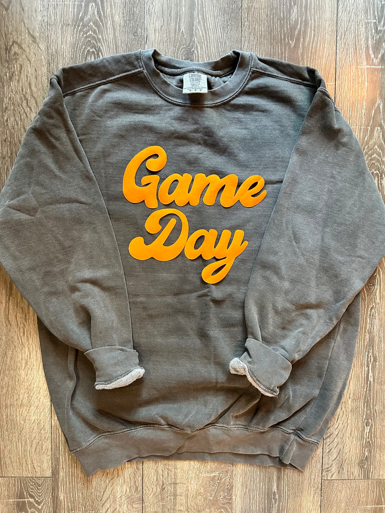 GAME DAY - GREY COMFORT COLORS CREW