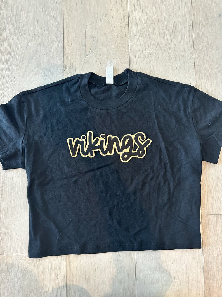 VIKINGS - BLACK CROP TEE