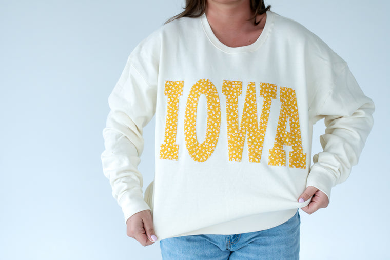 YELLOW FLORAL IOWA - CREAM CREWNECK