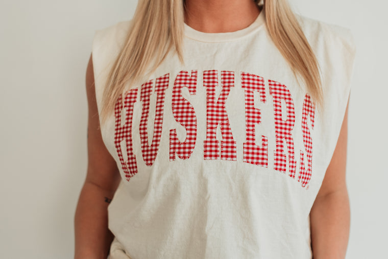RED GINGHAM VARSITY HUSKERS - IVORY MUSCLE TEE