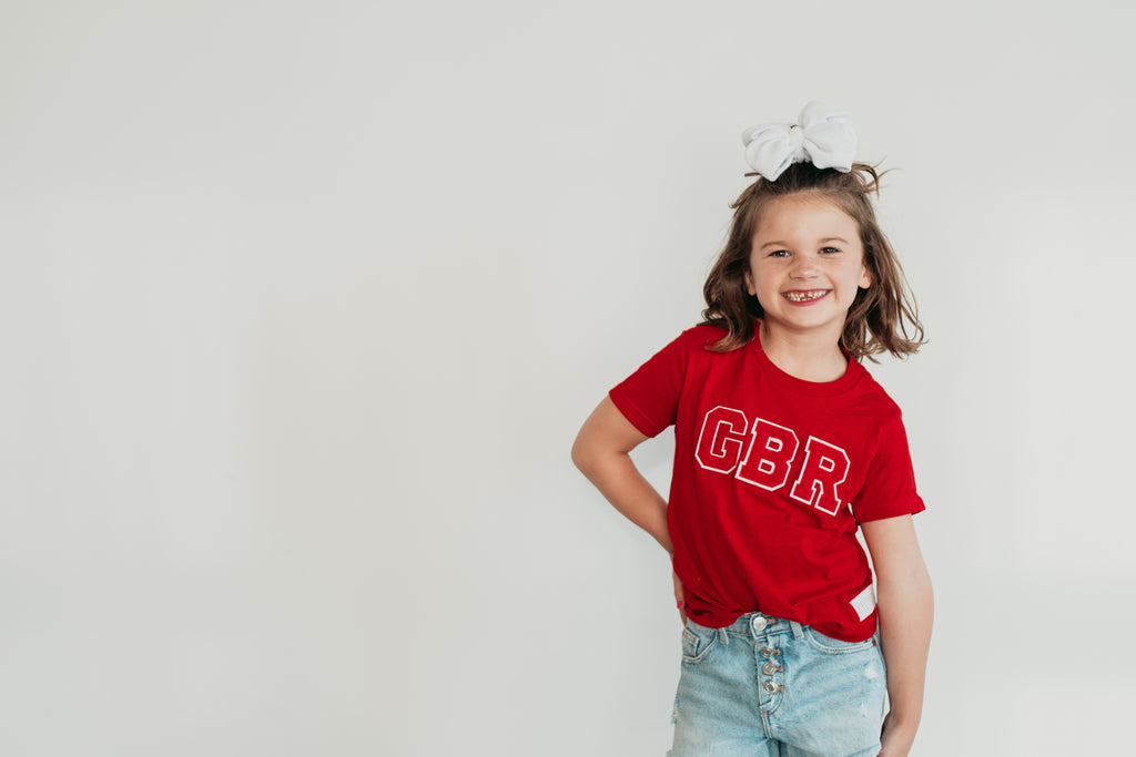 CHENILLE GBR  - YOUTH RED TEE