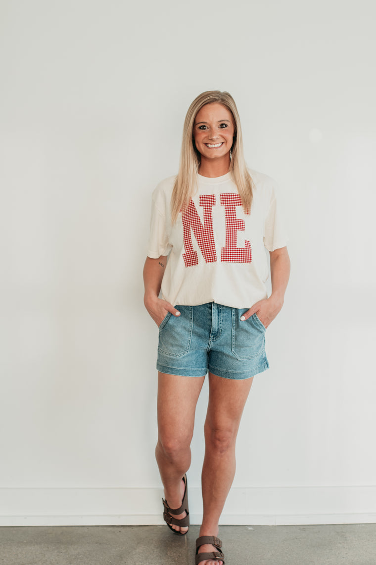 RED GINGHAM VARSITY NE  - IVORY TEE