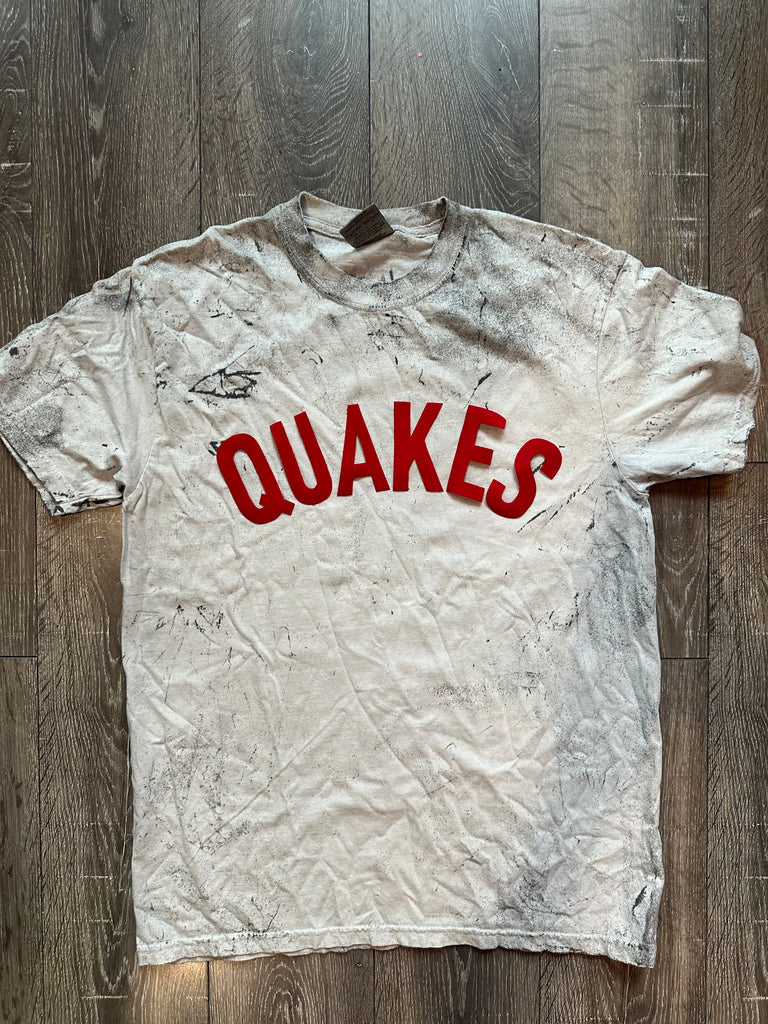 BLOCK QUAKES - GREY DYED COMFORT COLORS TEE