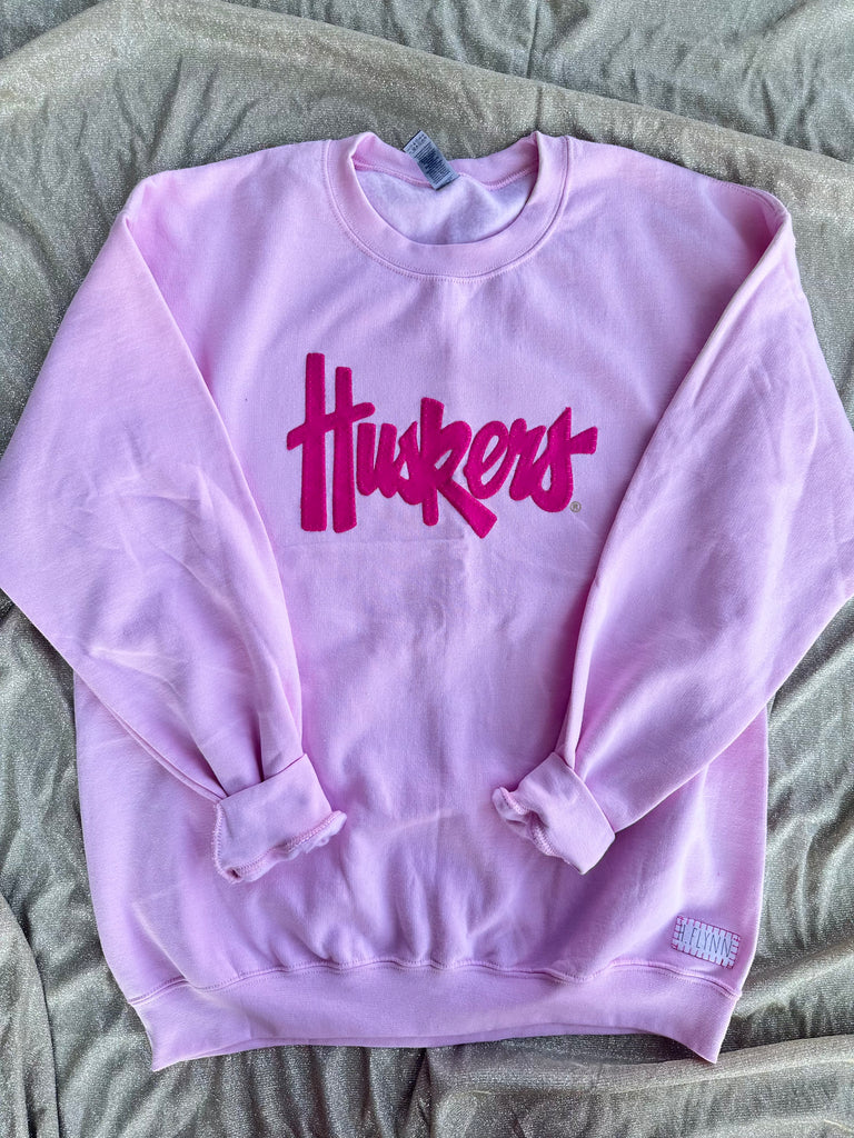 HUSKERS SCRIPT - LIGHT PINK CREW