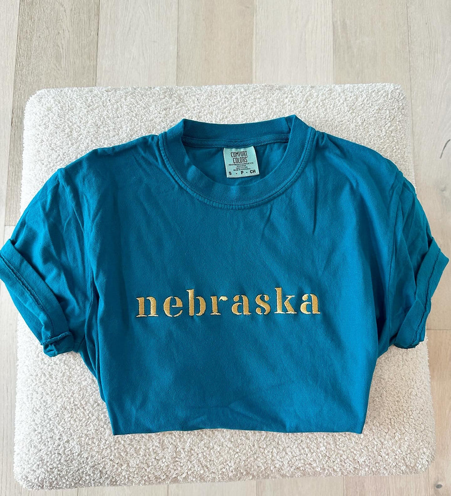 EMBROIDERED NEBRASKA - TOPAZ TEE