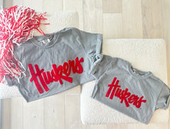 HUSKERS - GREY COMFORT COLORS TEE (TODDLER + YOUTH + ADULT)