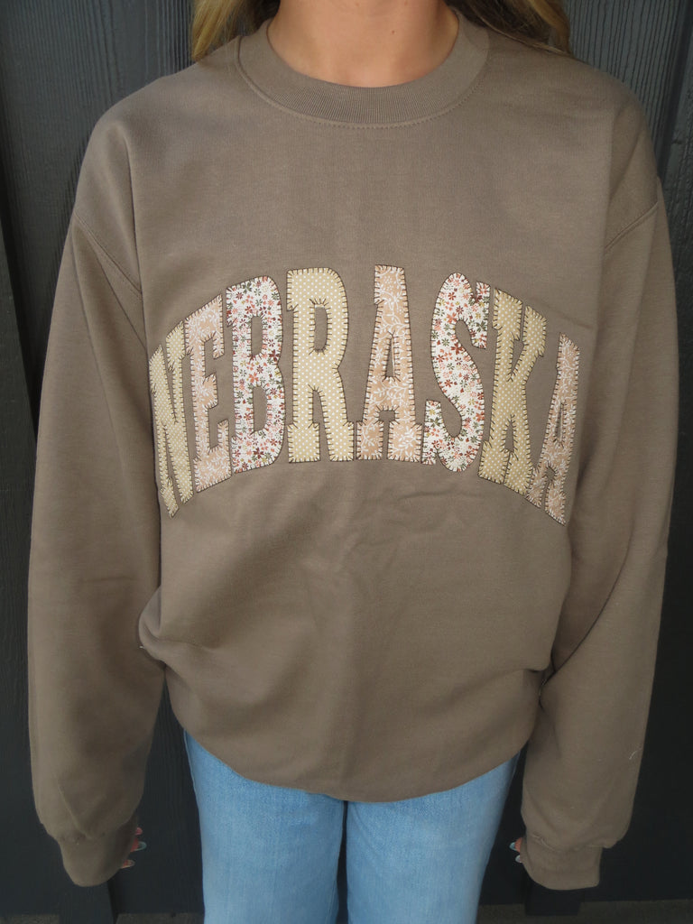 PATCHWORK NEBRASKA - TAUPE CREW